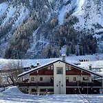 Shatush Hotel