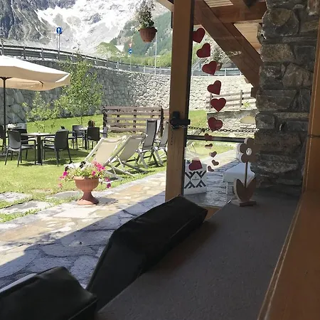 Shatush Hotel