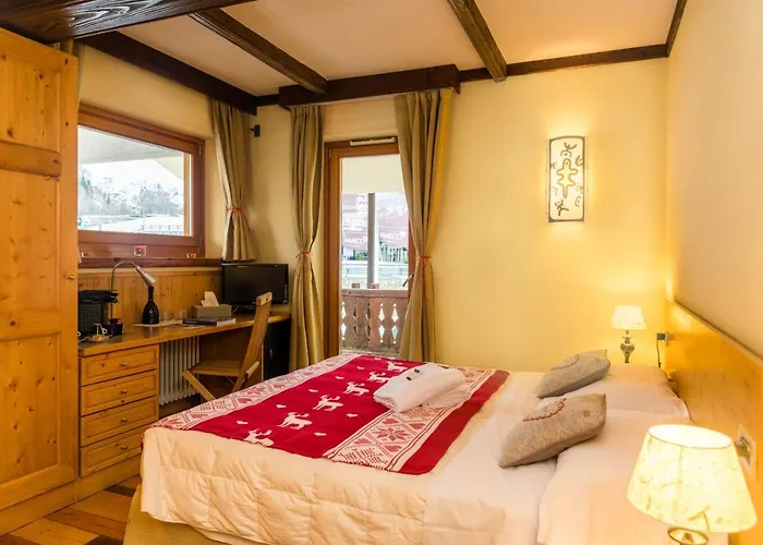 シャトゥーシュ オテル