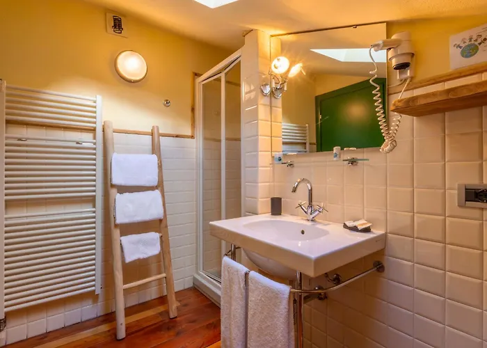 シャトゥーシュ オテル