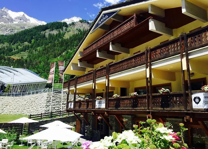 シャトゥーシュ オテル