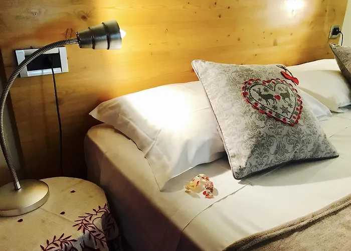 シャトゥーシュ オテル 3*