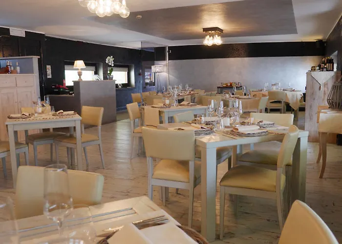 シャトゥーシュ オテル ホテル クールマイユール