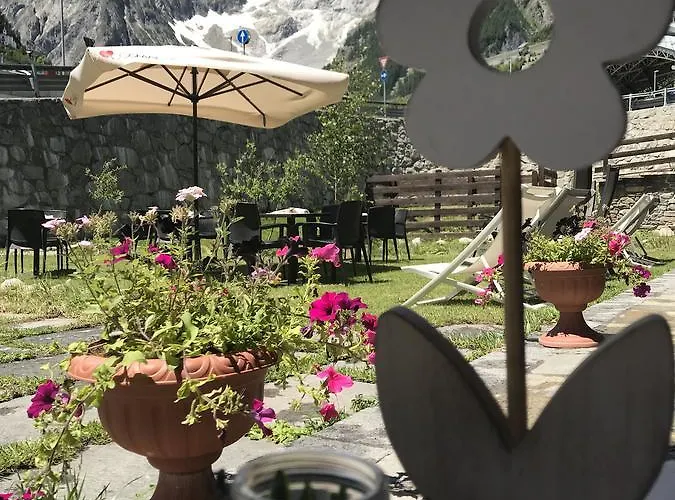 ホテル シャトゥーシュ オテル クールマイユール